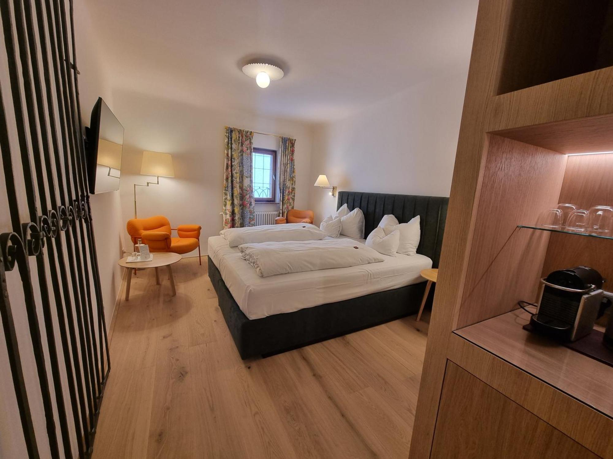 Wolf Hotel